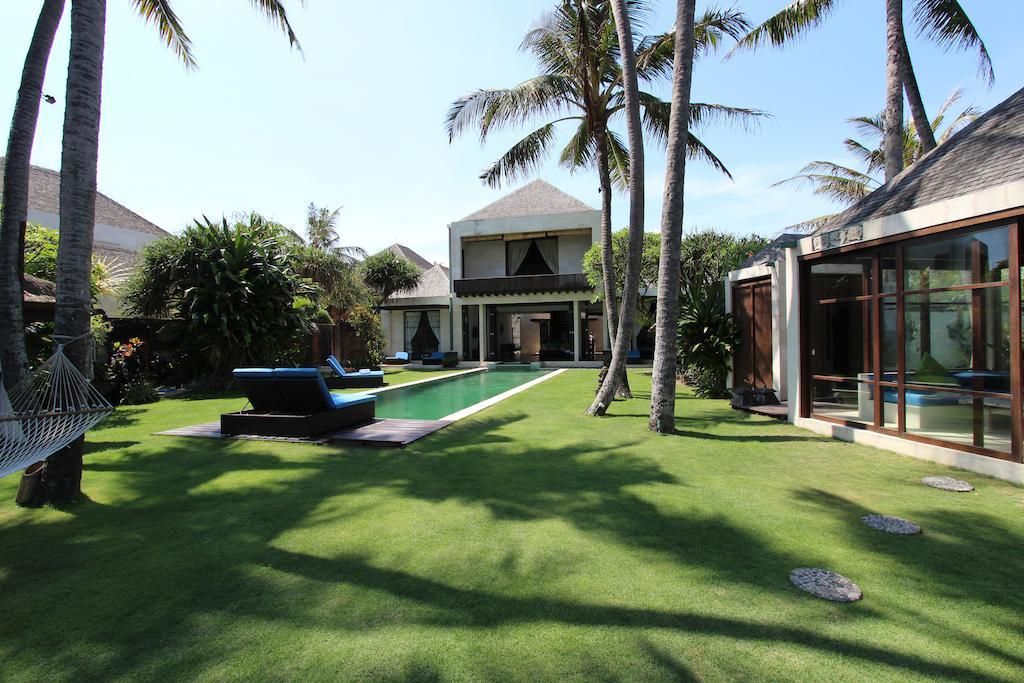 Villa Samudra Luxury Beachfront Ketewel Exterior photo